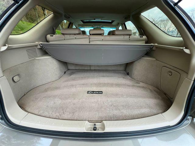 Photo of 1999 Gold Lexus RX 300