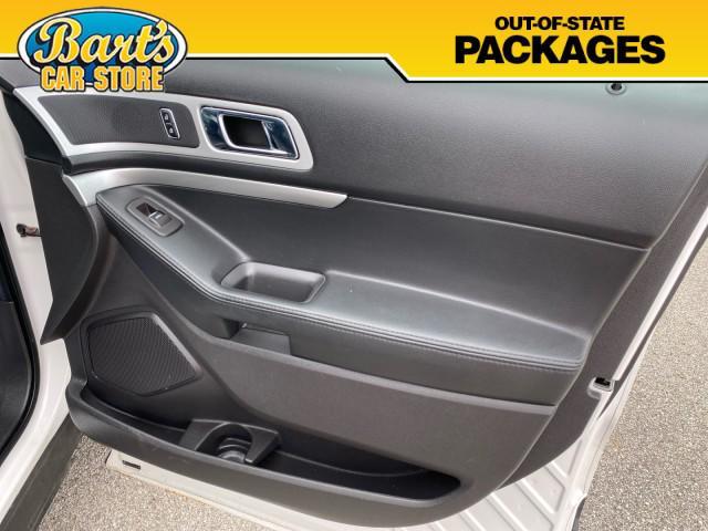 Photo of 2015 Oxford White Ford Explorer