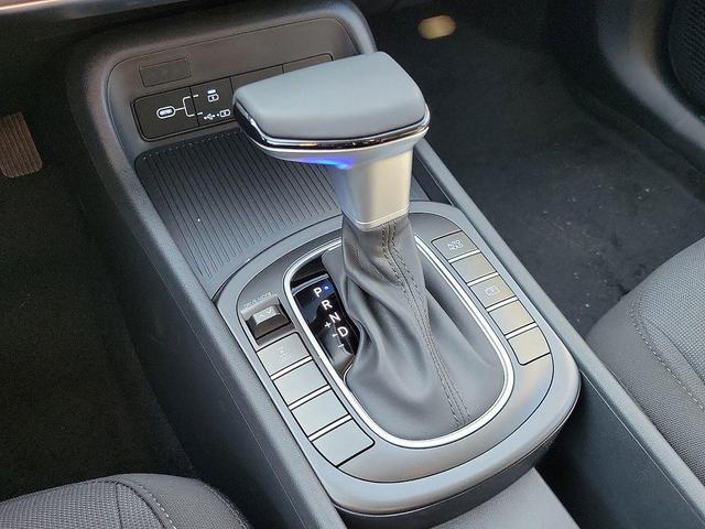 Photo of 2025 Atlas White Hyundai KONA