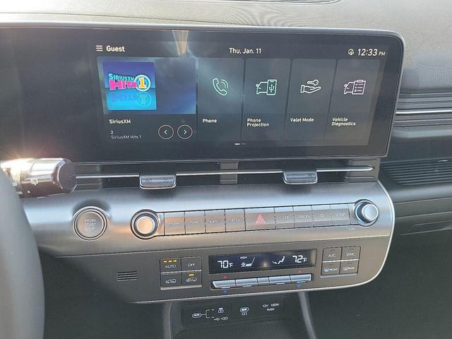 Photo of 2025 Atlas White Hyundai KONA