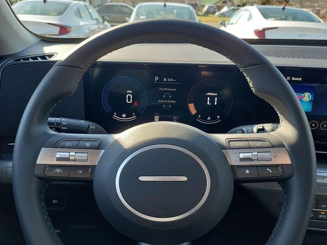 Photo of 2025 Atlas White Hyundai KONA