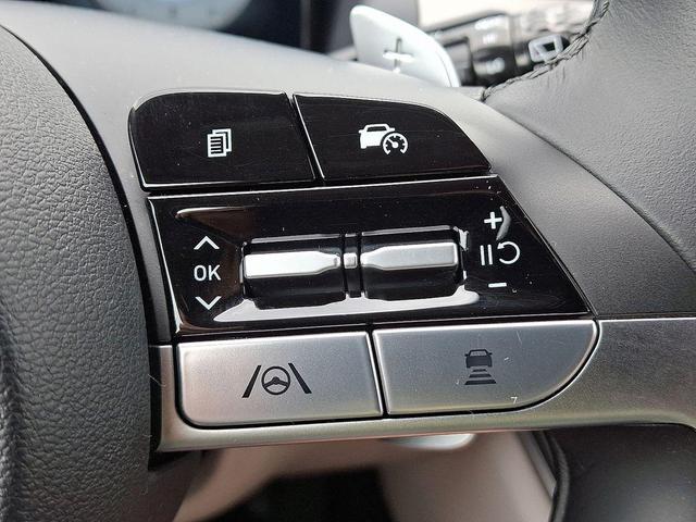 Photo of 2024 White Pearl Hyundai TUCSON
