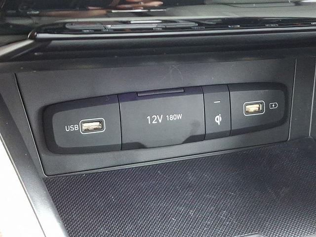 Photo of 2024 White Pearl Hyundai TUCSON