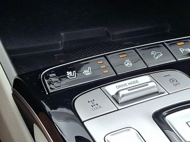 Photo of 2024 White Pearl Hyundai TUCSON