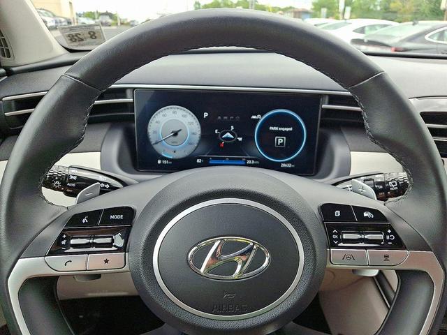 Photo of 2024 White Pearl Hyundai TUCSON