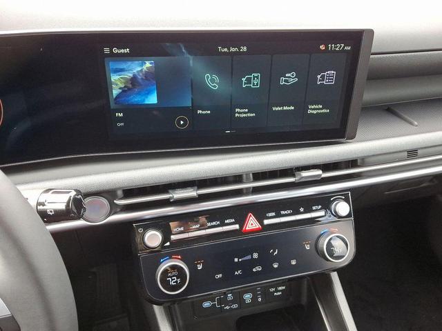 Photo of 2025 White Pearl Hyundai TUCSON
