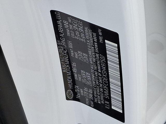 Photo of 2025 White Pearl Hyundai TUCSON