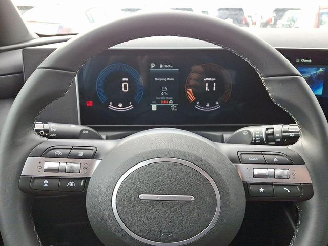 Photo of 2025 White Pearl Hyundai TUCSON