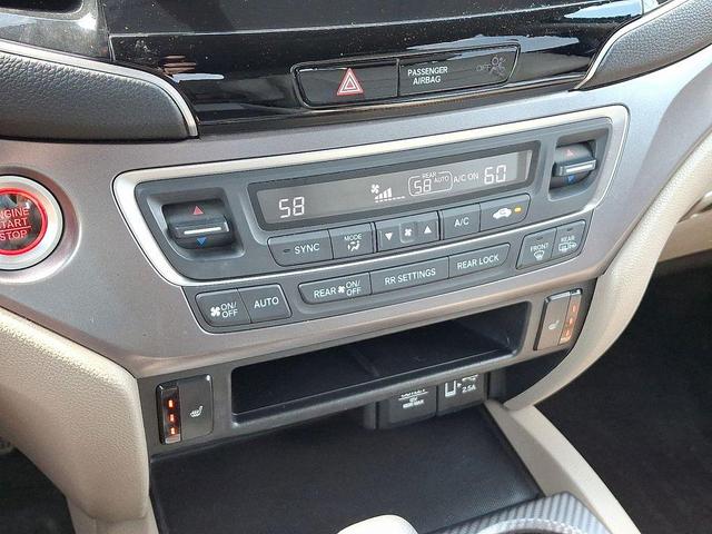 Photo of 2019 Deep Scarlet Pearl Honda Pilot
