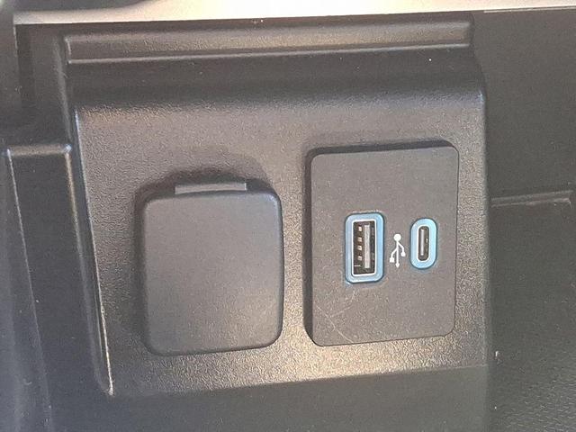 Photo of 2020 Star White Metallic Tri-Coat Ford Explorer