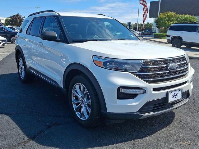 Photo of 2020 Star White Metallic Tri-Coat Ford Explorer