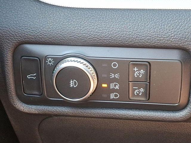 Photo of 2020 Star White Metallic Tri-Coat Ford Explorer