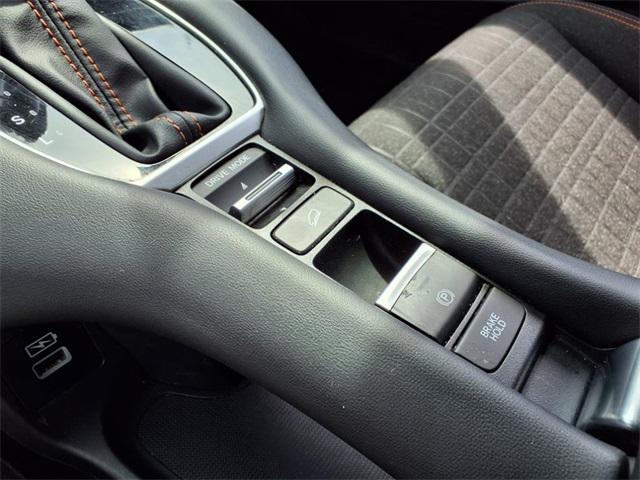Photo of 2023 Urban Gray Pearl Honda HR-V