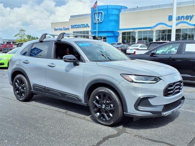 Photo of 2023 Urban Gray Pearl Honda HR-V