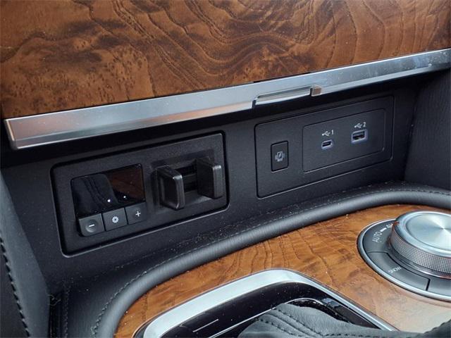 Photo of 2024 Super Black Nissan Armada