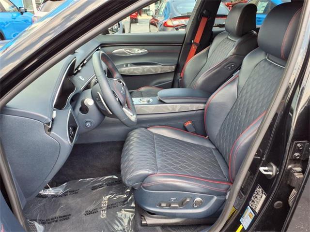 Photo of 2022 Vik Black Genesis GV70