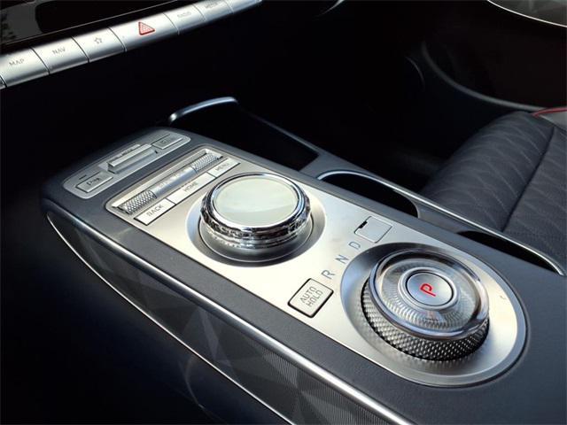 Photo of 2022 Vik Black Genesis GV70