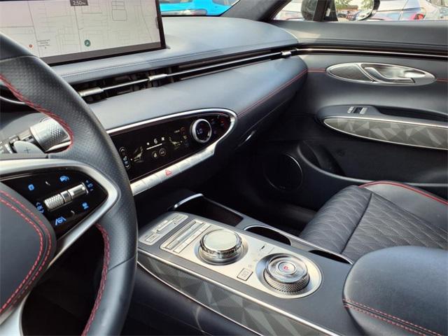 Photo of 2022 Vik Black Genesis GV70