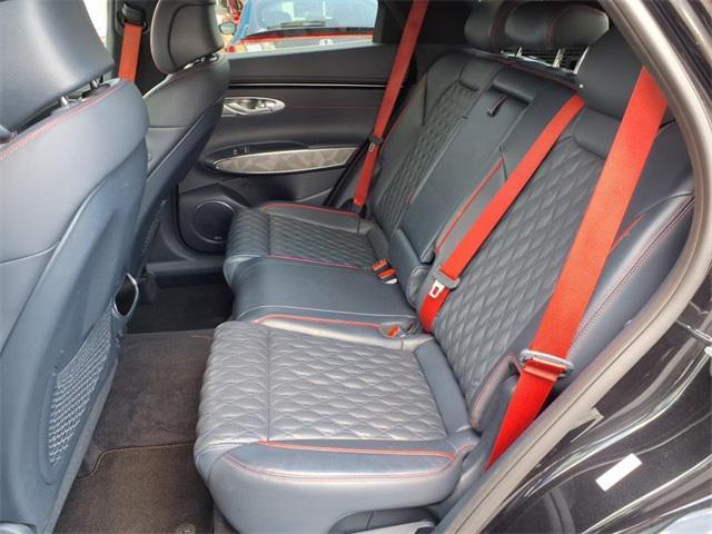 Photo of 2022 Vik Black Genesis GV70