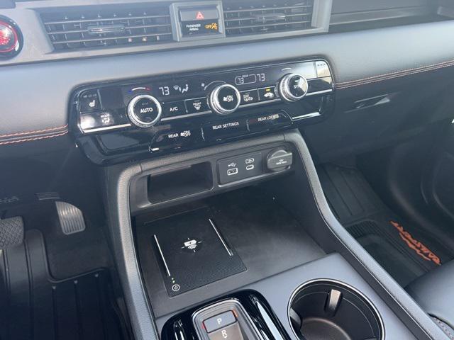 Photo of 2025 Crystal Black Pearl Honda Pilot