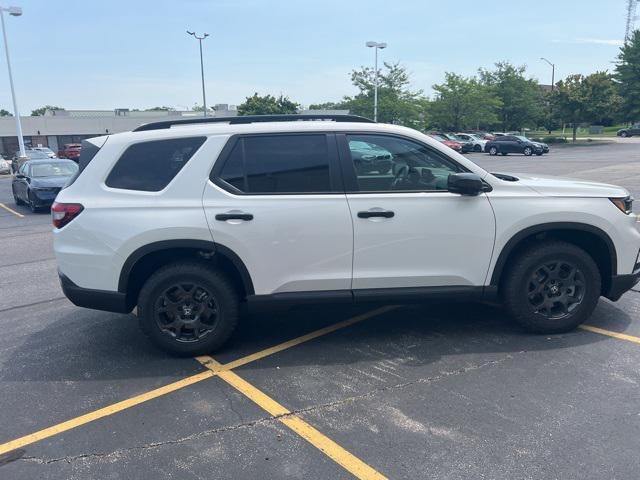Photo of 2025 Platinum White Pearl Honda Pilot