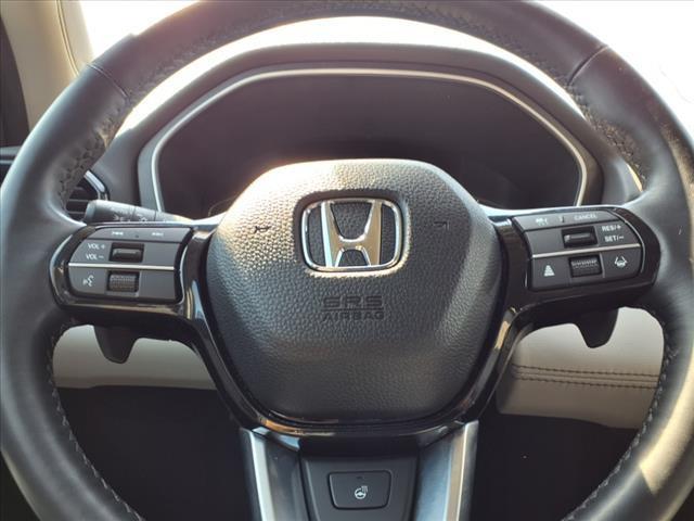 Photo of 2025 Obsidian Blue Pearl Honda Pilot