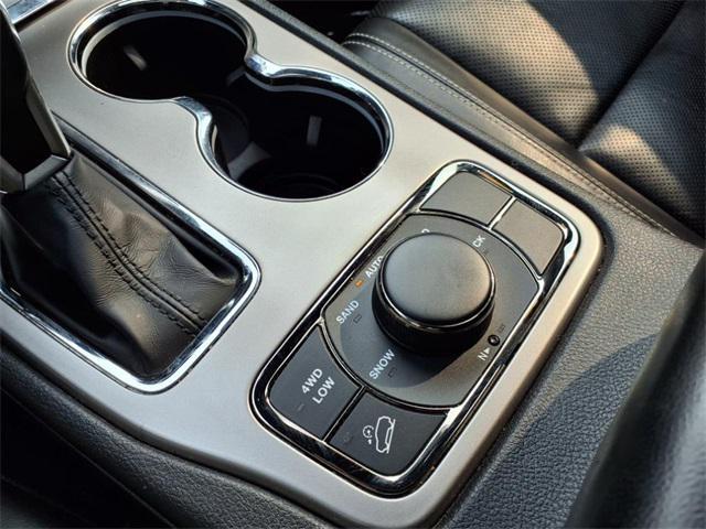 Photo of 2021 Pacific Blue Clearcoat Jeep Grand Cherokee
