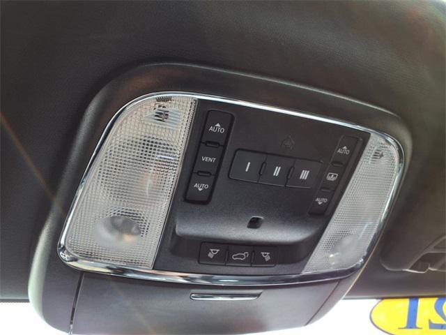 Photo of 2021 Pacific Blue Clearcoat Jeep Grand Cherokee