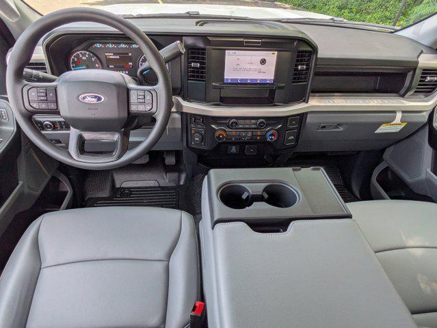 Photo of 2025 Oxford White Ford F-250