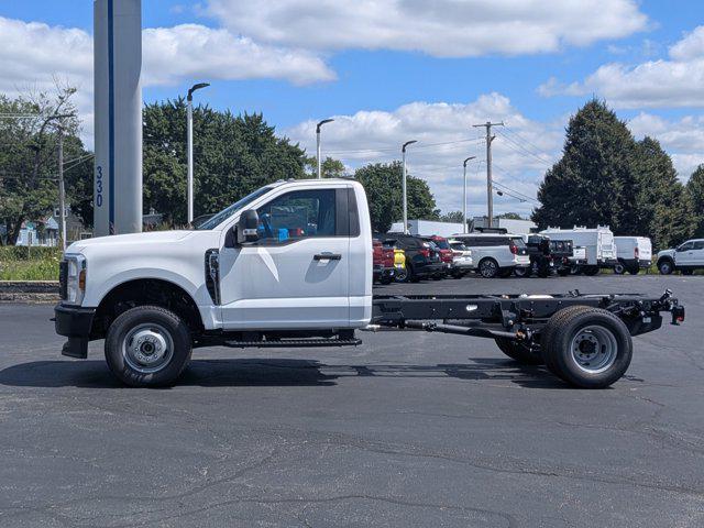 Photo of 2025 OXFORD WHITE Ford F-350