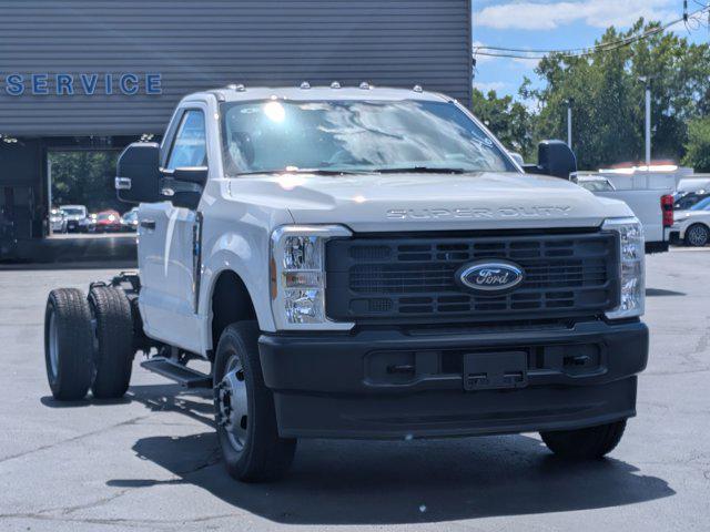 Photo of 2025 OXFORD WHITE Ford F-350