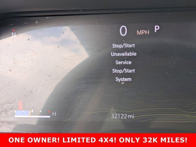 Photo of 2021 Diamond Black Crystal Pearlcoat Jeep Grand Cherokee L