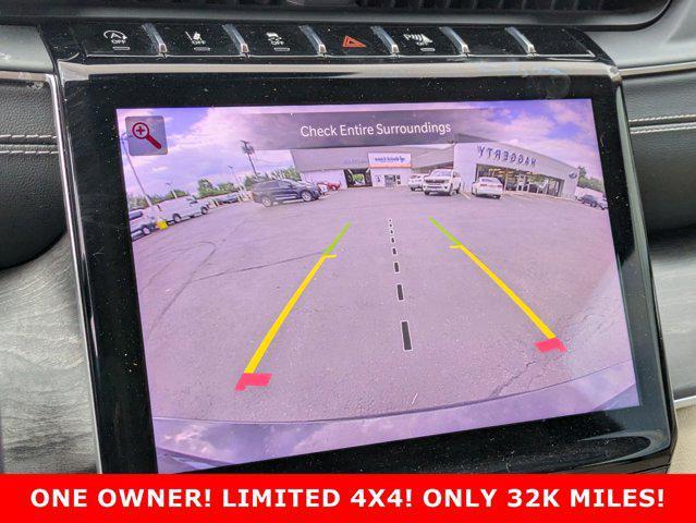 Photo of 2021 Diamond Black Crystal Pearlcoat Jeep Grand Cherokee L