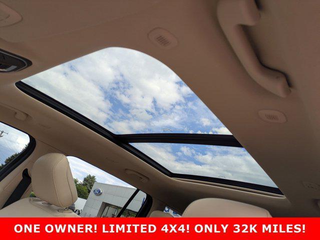 Photo of 2021 Diamond Black Crystal Pearlcoat Jeep Grand Cherokee L