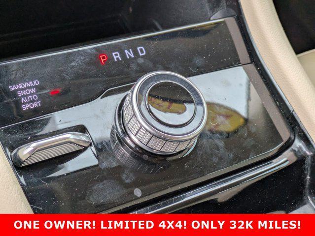 Photo of 2021 Diamond Black Crystal Pearlcoat Jeep Grand Cherokee L