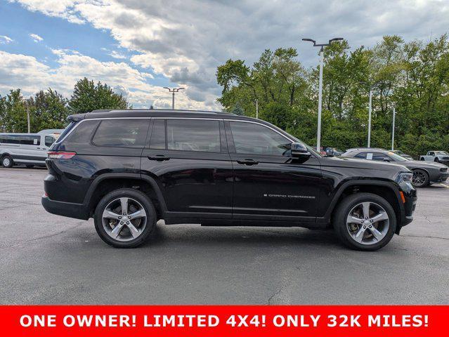 Photo of 2021 Diamond Black Crystal Pearlcoat Jeep Grand Cherokee L