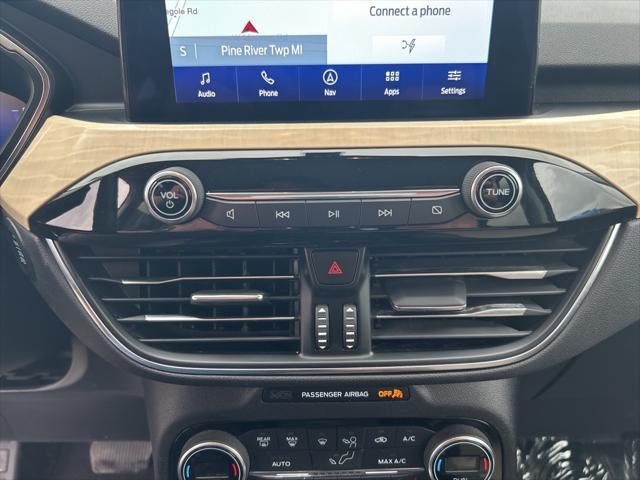 Photo of 2021 Rapid Red Metallic Tinted Clearcoat Ford Escape