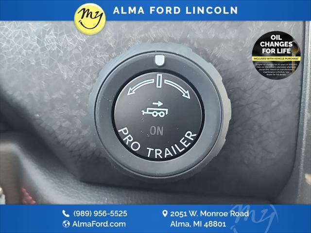 Photo of 2024 Star White Metallic Tri-Coat Ford Expedition Max
