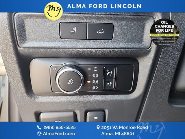 Photo of 2024 Star White Metallic Tri-Coat Ford Expedition Max