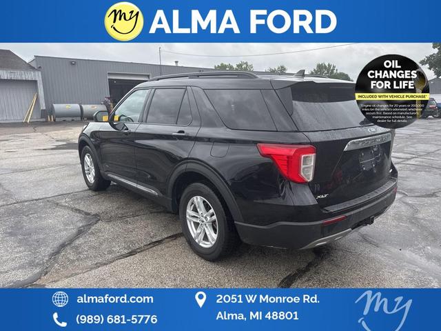 Photo of 2022 Black Metallic Ford Explorer