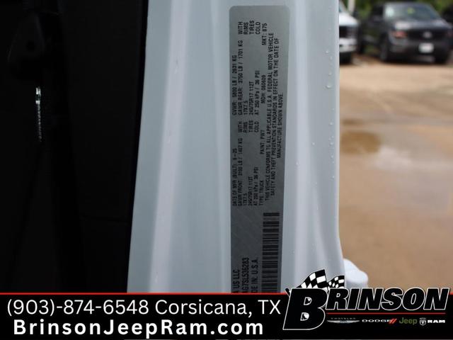 Photo of 2025 Bright White Clearcoat Jeep Gladiator