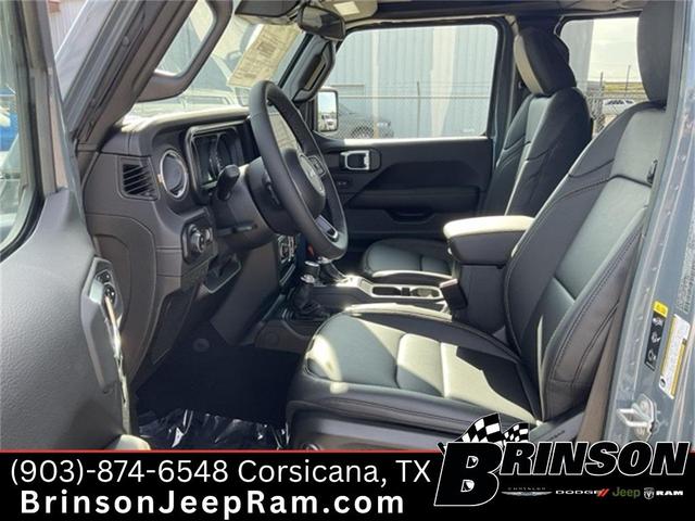 Photo of 2025 Anvil Clearcoat Jeep Gladiator