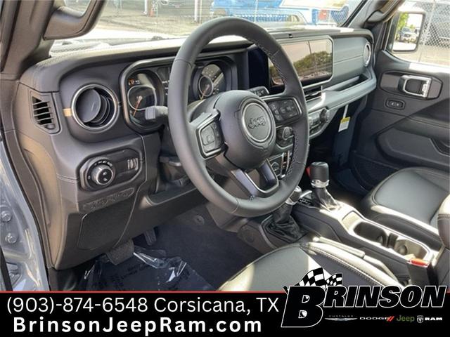 Photo of 2025 Anvil Clearcoat Jeep Gladiator