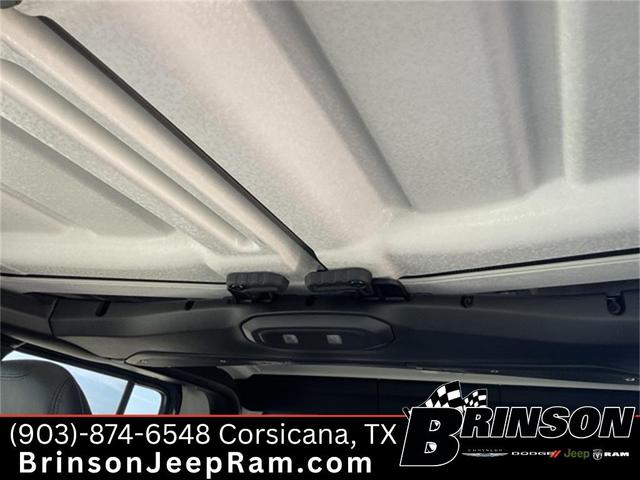 Photo of 2025 Anvil Clearcoat Jeep Gladiator