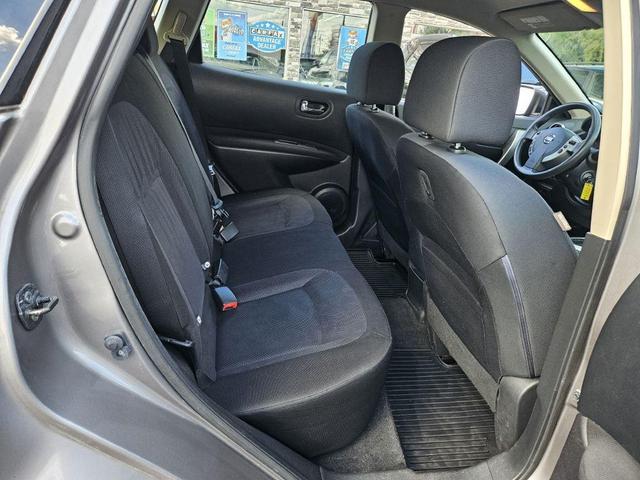 Photo of 2015 Platinum Graphite Nissan Rogue Select