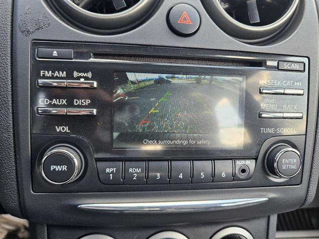 Photo of 2015 Platinum Graphite Nissan Rogue Select