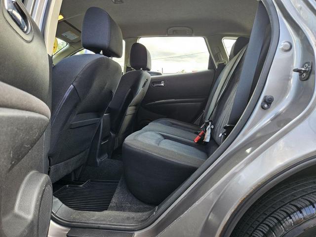 Photo of 2015 Platinum Graphite Nissan Rogue Select