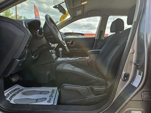 Photo of 2015 Platinum Graphite Nissan Rogue Select
