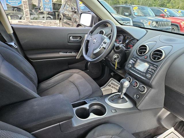 Photo of 2015 Platinum Graphite Nissan Rogue Select