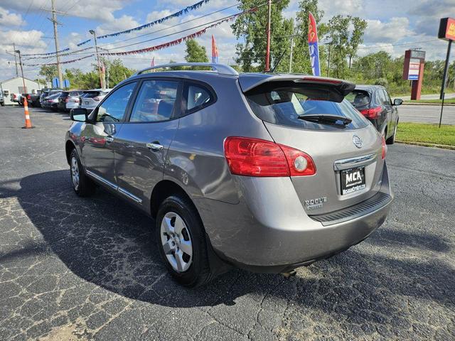 Photo of 2015 Platinum Graphite Nissan Rogue Select